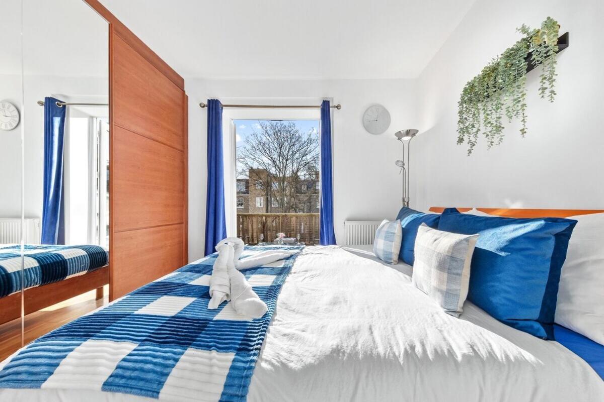 Balcony Blue Theme 1 Bedroom Central London Luxury Flat Near Hyde Park! Accommodates Up To 6! Double Sofa Bed And Next To Station! Exterior foto